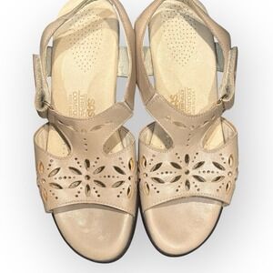 SAS Sandals Ladies Size 7 Tripad Comfort Beige‎ Cross Strap Adjustable Slingback